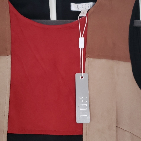 Dress - Picture 2 of 4